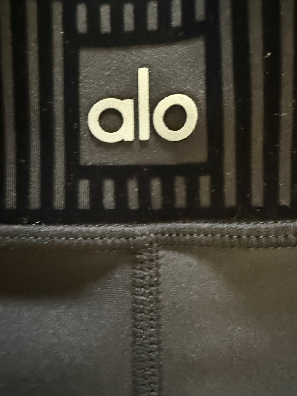 Alo Yoga Airlift High-Waist 7/8 Line Up Leggings - Picture 3 of 4